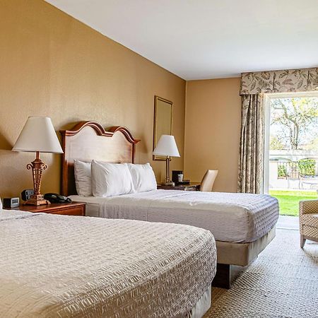 Hampton Inn Charleston-Historic District Экстерьер фото