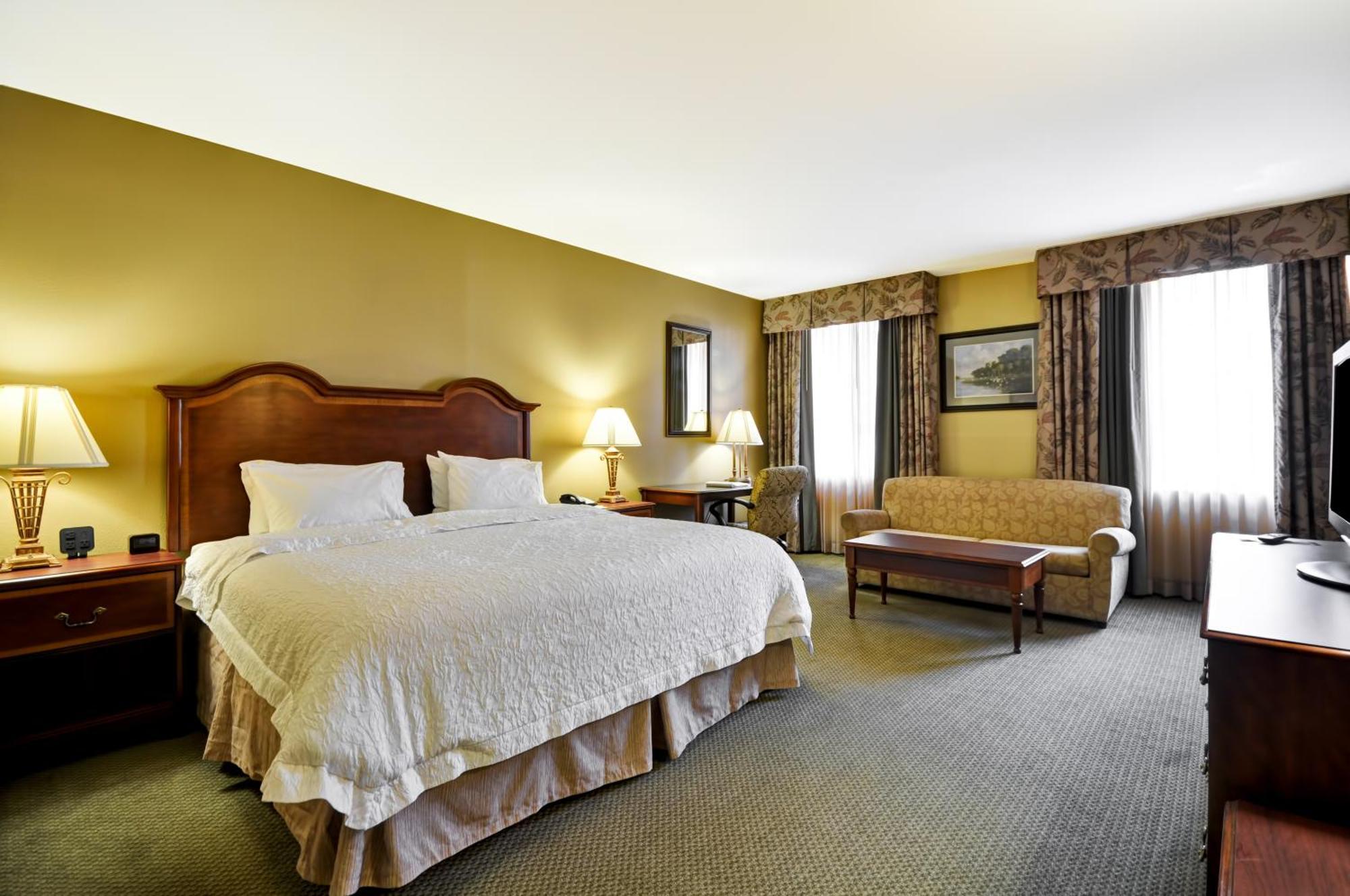 Hampton Inn Charleston-Historic District Экстерьер фото