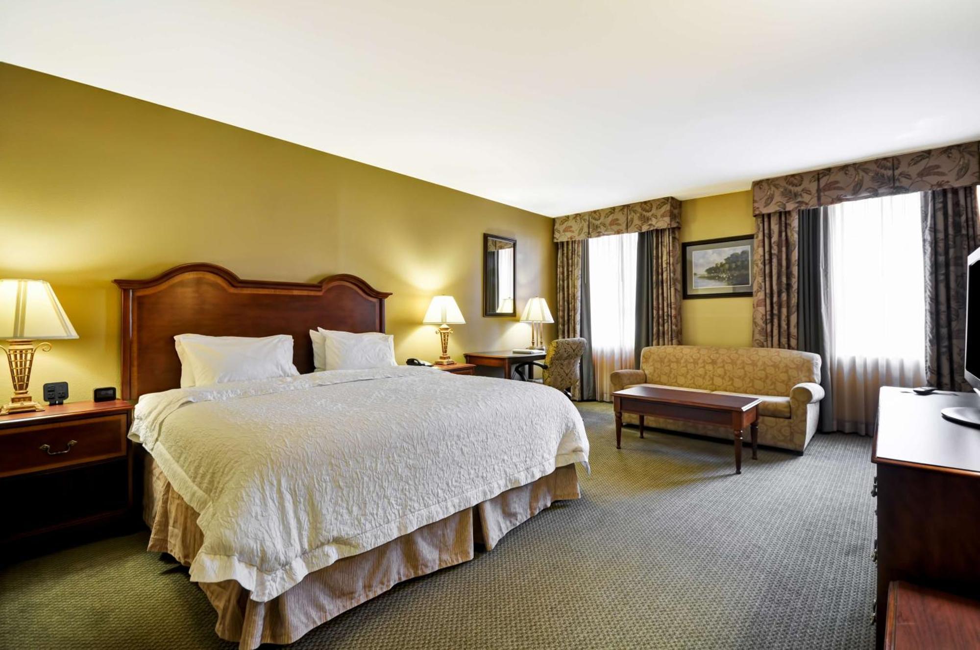 Hampton Inn Charleston-Historic District Экстерьер фото