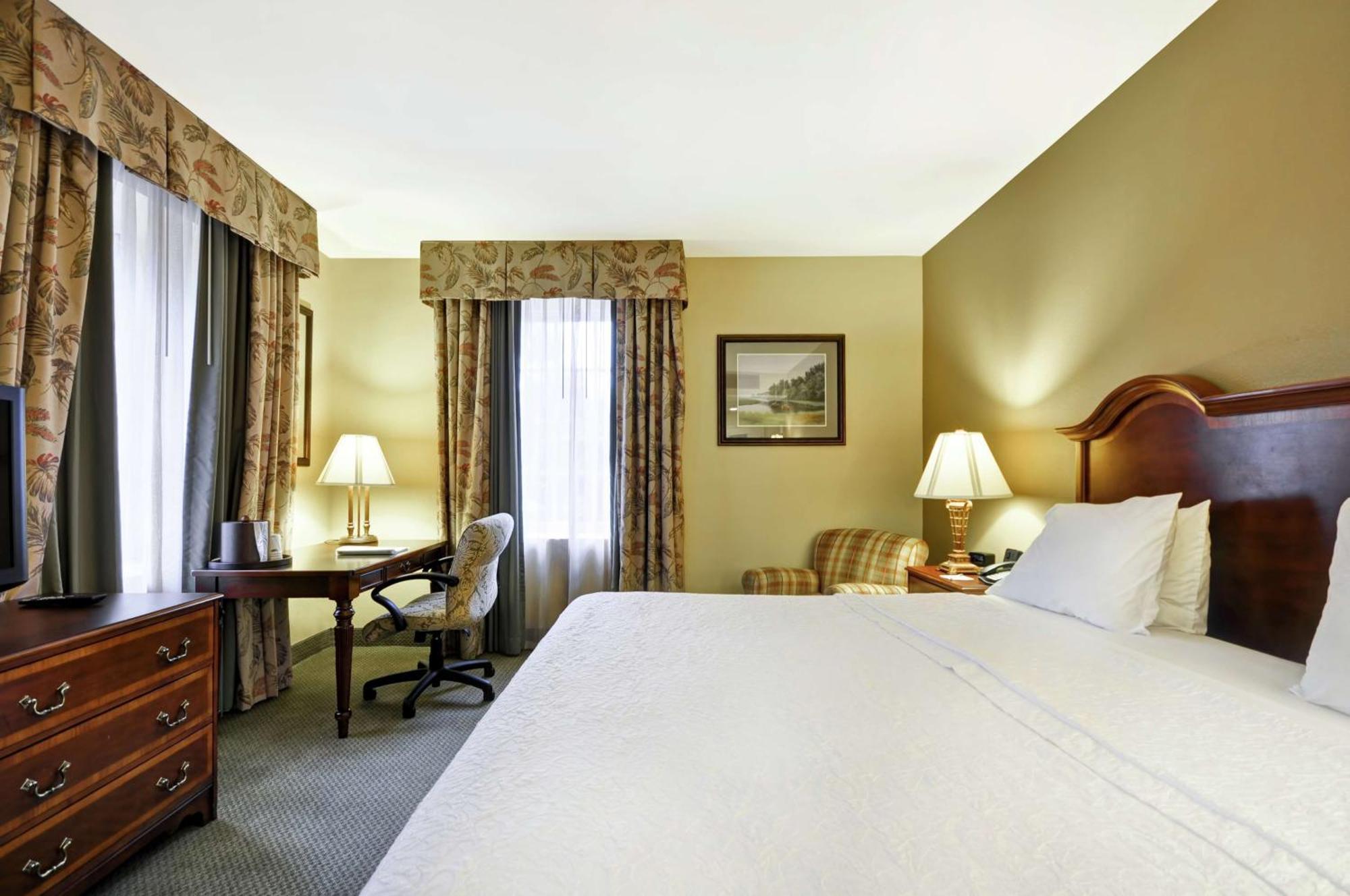 Hampton Inn Charleston-Historic District Экстерьер фото