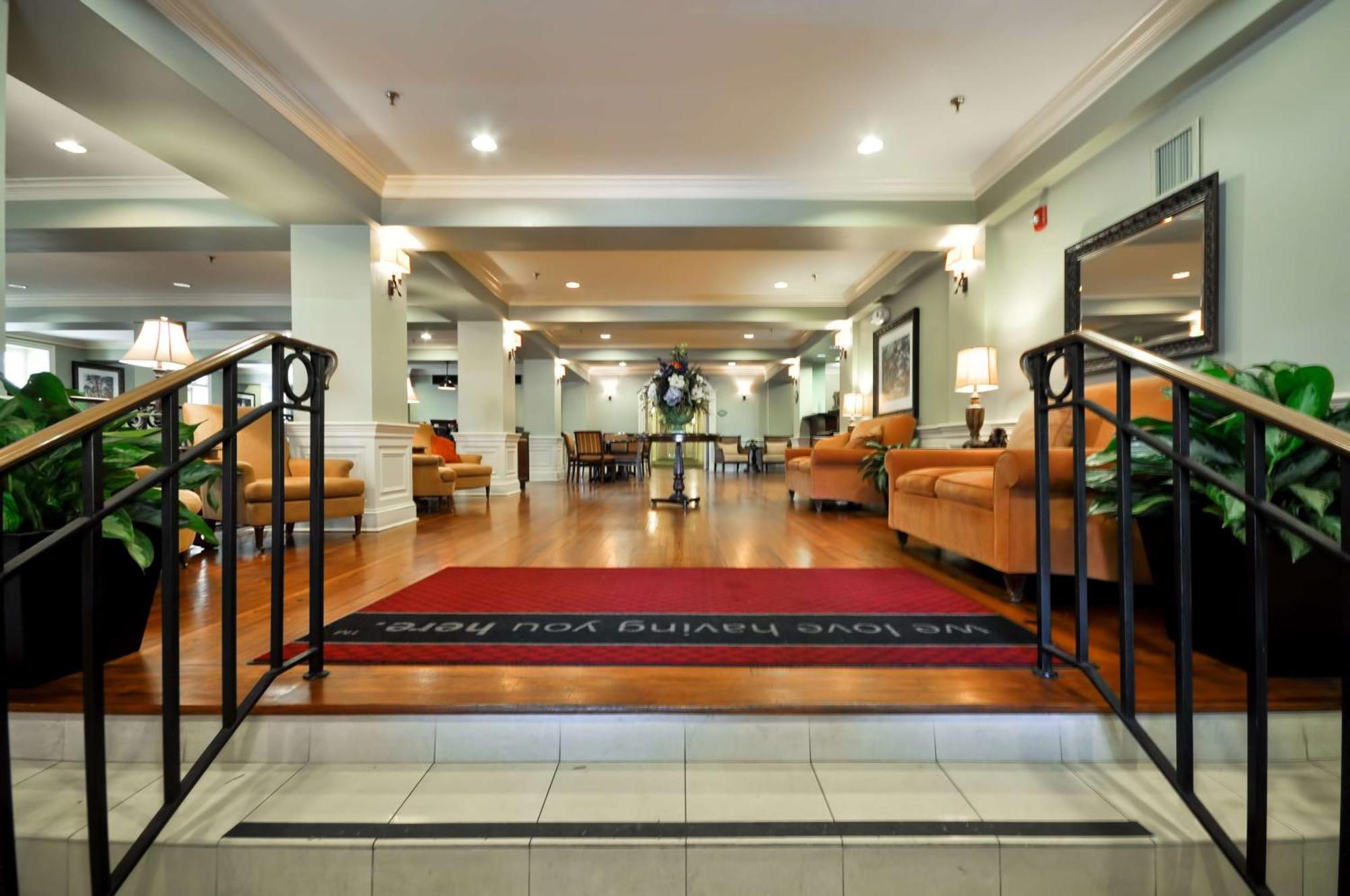 Hampton Inn Charleston-Historic District Экстерьер фото