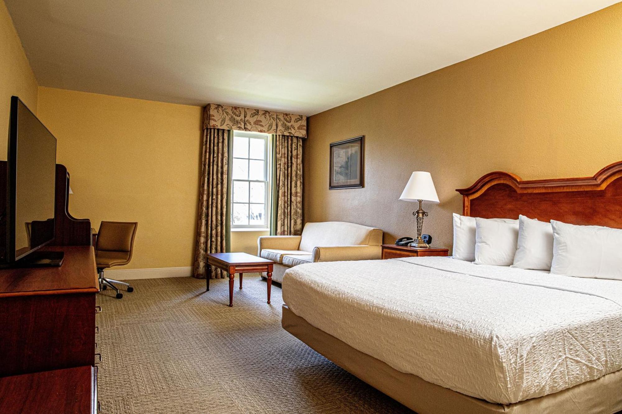 Hampton Inn Charleston-Historic District Экстерьер фото