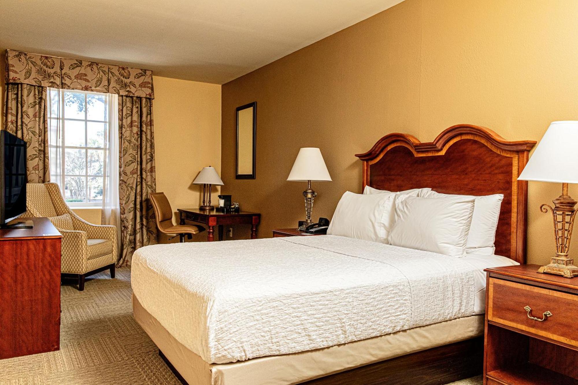 Hampton Inn Charleston-Historic District Экстерьер фото