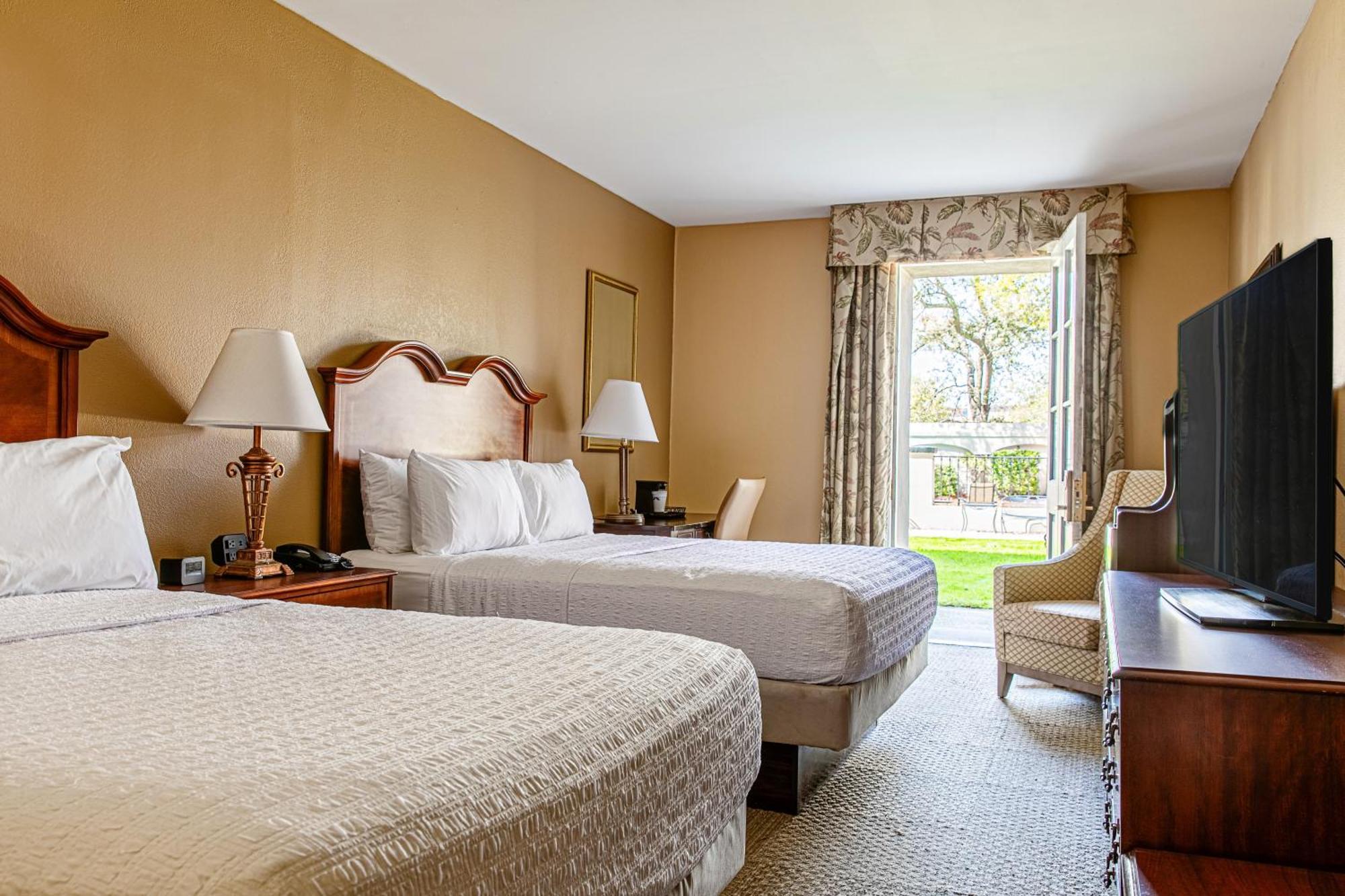 Hampton Inn Charleston-Historic District Экстерьер фото
