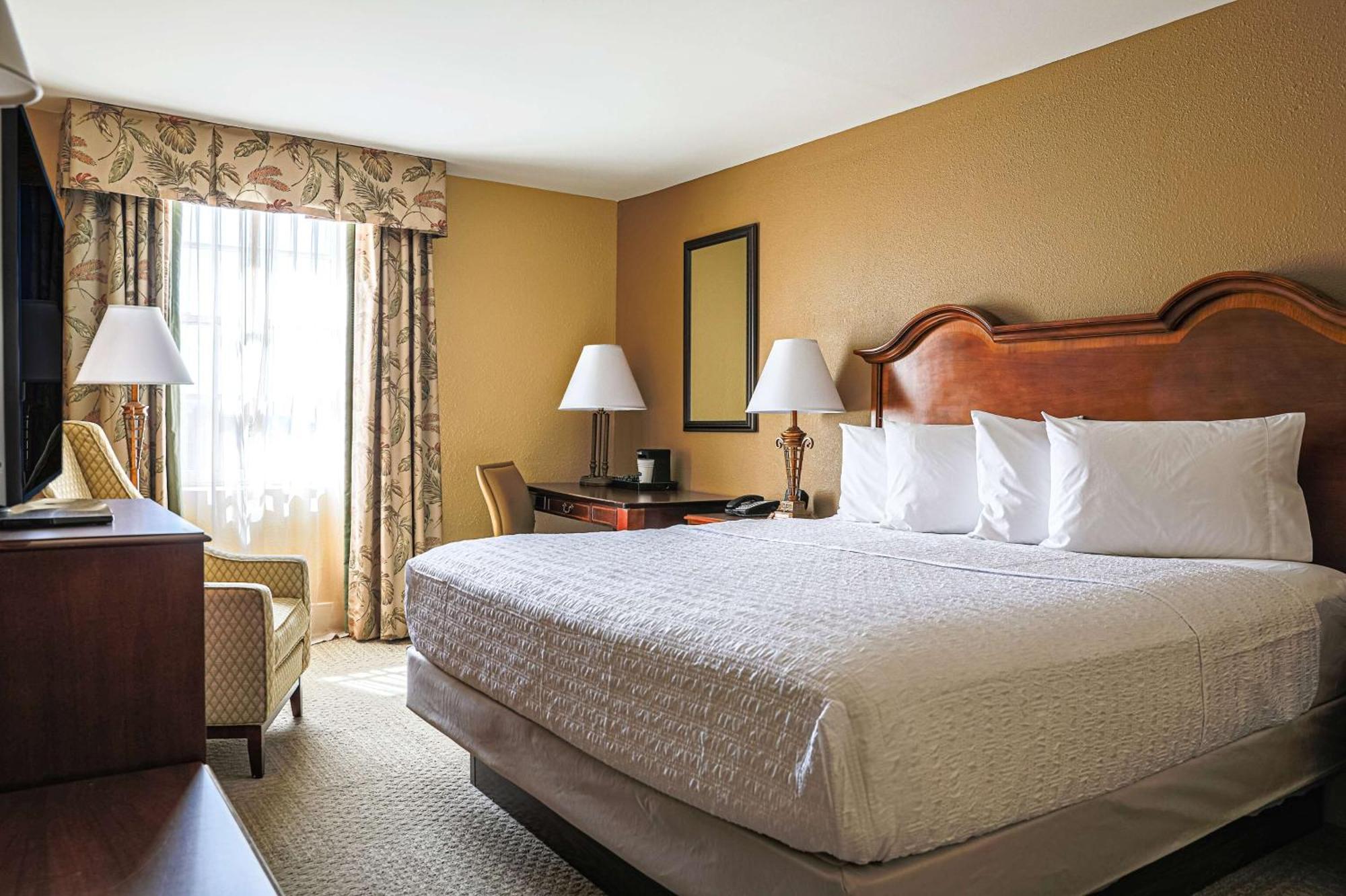 Hampton Inn Charleston-Historic District Экстерьер фото